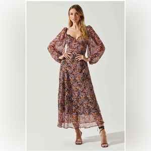ASTR the label Sylvie Floral Puff Sleeve Midi Dress